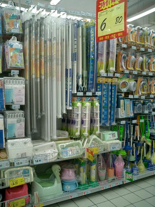 日用百货商品陈列解析 视觉营销的艺术与科学